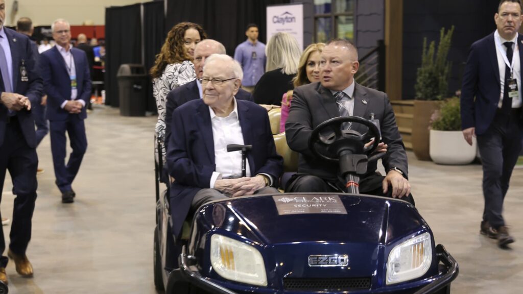 Alphabet rallies after Berkshire reveals stake. Why Buffett’s firm likely bought it