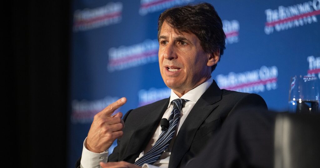 Apollo CEO Rejects Private Credit Systemic Risk Fear