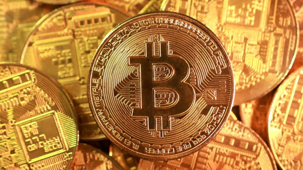 Bitcoin falls below $95,000 amid tech sell-off, bounces off lows on Friday