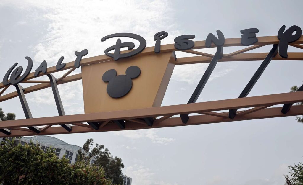 Earnings From Disney, CoreWeave, Sony and Cisco; Veterans Day Holiday
