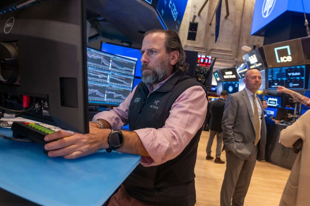 Stock Futures Rise on Optimism for Deal to End US Government Shutdown