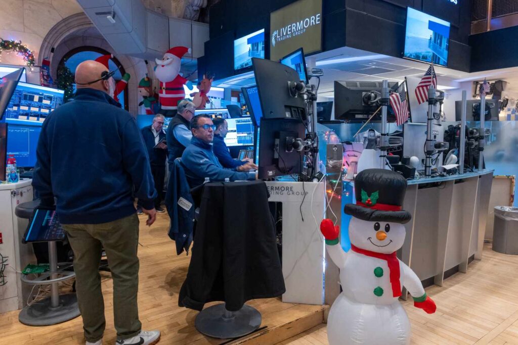 Stocks Rise on Black Friday as Indexes Look to Register Best Week Since June; Tech Outage Had Led to Lengthy Overnight Trading Halt
