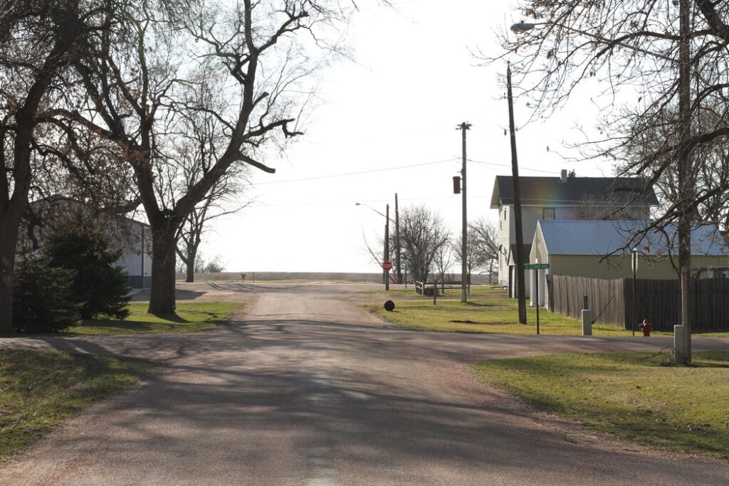 A poverty line at $140,000? (and other miscellany)